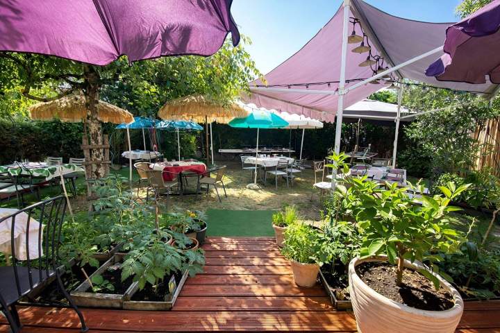 Espace extérieur restaurant Niort